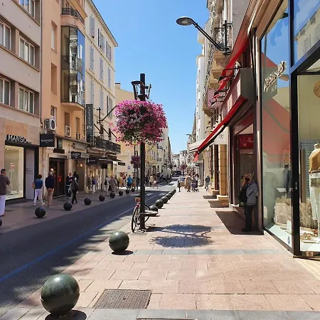 Luminous 92m2 8mn Palais